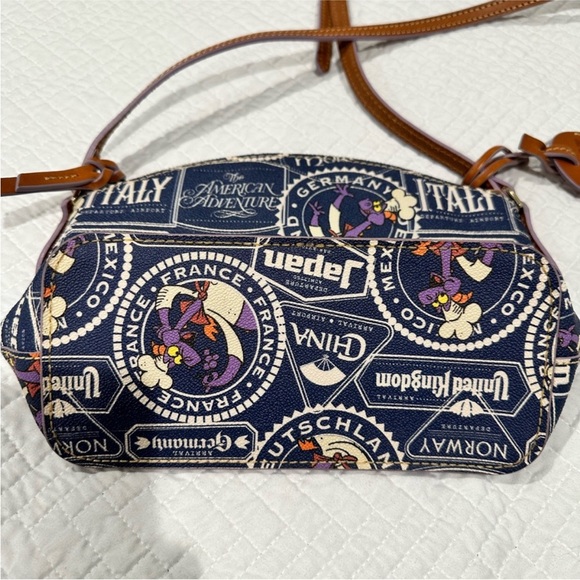 Rare Dooney and Bourke Crossbody - Picture 3 of 5